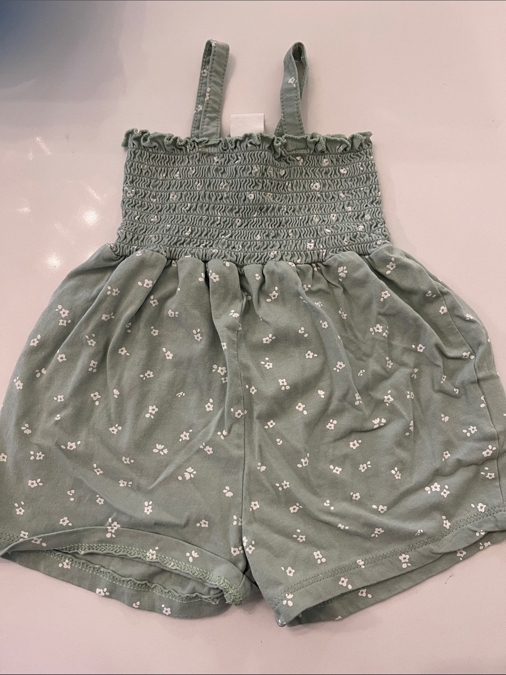 H&M Girls' Green Floral Smocked Romper 6 m but RUNS SMALL!